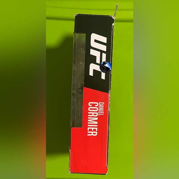 UFC Ultimate Series 2020 Limited Edition DANIEL CORMIER 6IN Collectible Figure - Picture 5 of 13